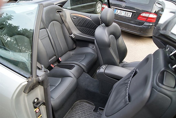 Mercedes-Benz CLK200 6 of 11