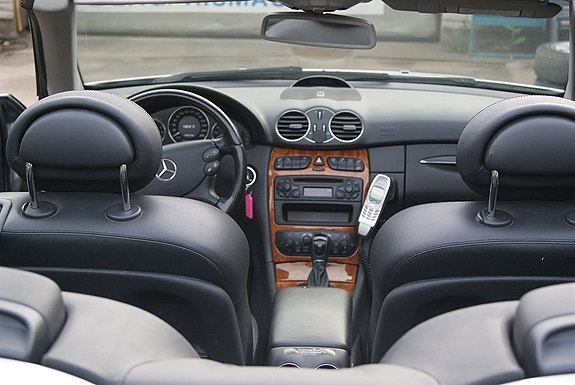 Mercedes-Benz CLK200 9 of 11