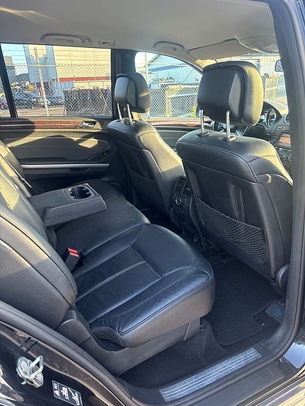 Mercedes-Benz GL450 10 of 24