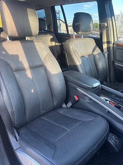 Mercedes-Benz GL450 12 of 24
