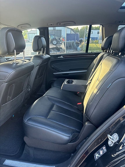 Mercedes-Benz GL450 7 of 24