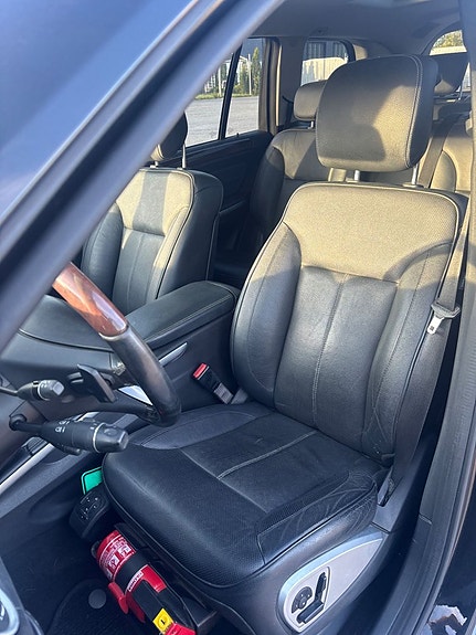 Mercedes-Benz GL450 6 of 24