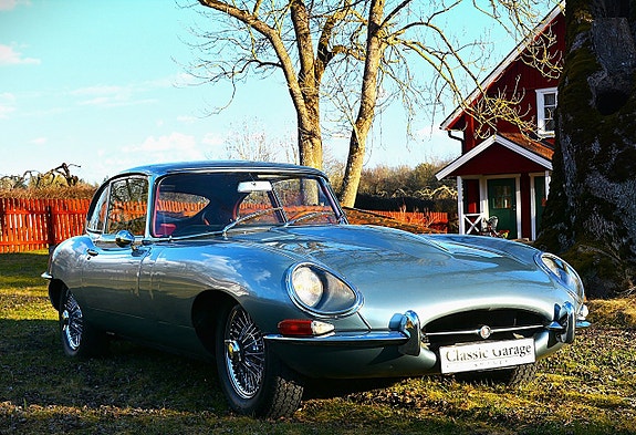 Jaguar E-TYPE 3 of 5