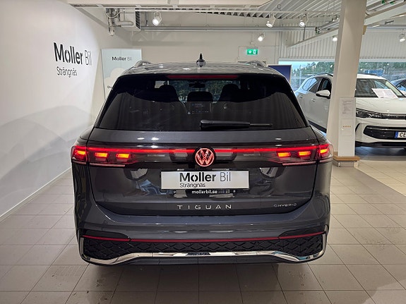 Volkswagen Tiguan 4 of 30