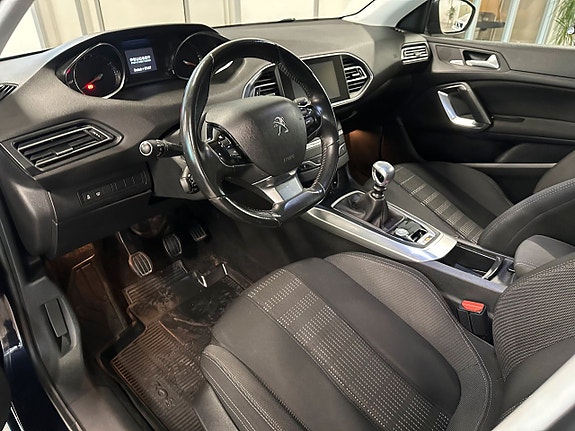 Peugeot 308 9 of 16