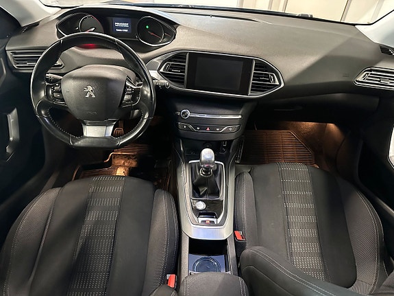 Peugeot 308 7 of 16