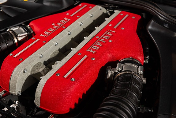 Ferrari Lusso 26 of 27