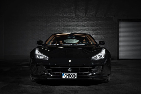 Ferrari Lusso 4 of 5