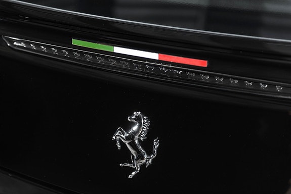 Ferrari Lusso 27 of 27