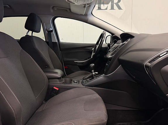 Ford Focus 8 of 15