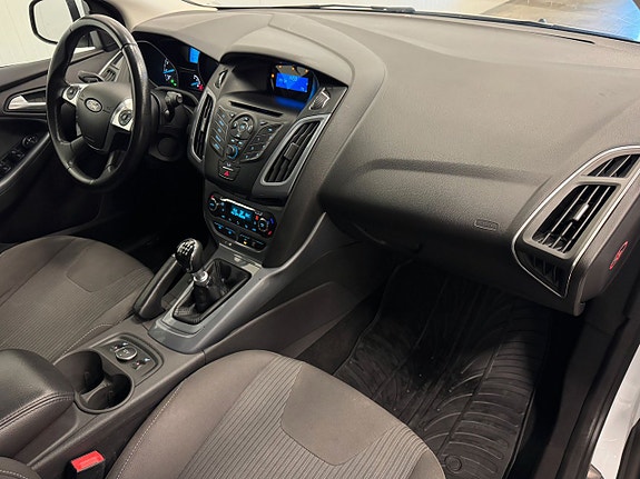 Ford Focus 7 of 15