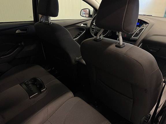 Ford Focus 9 of 15