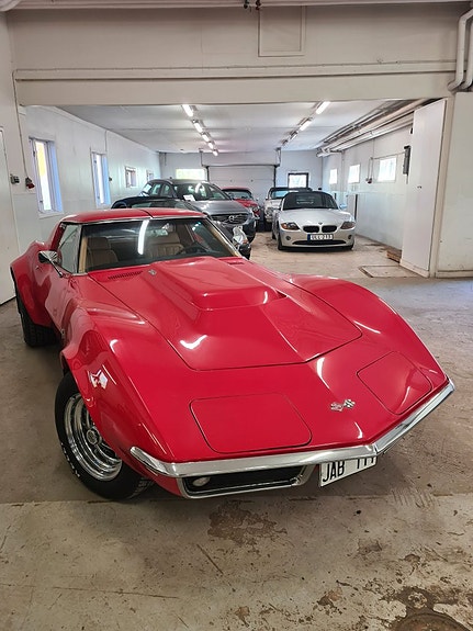 Chevrolet Corvette 4 of 4