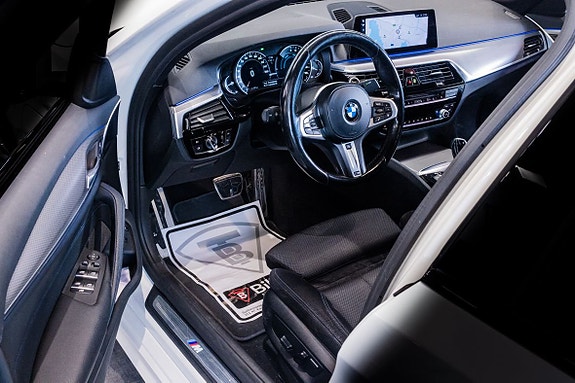 BMW 530e 13 of 24