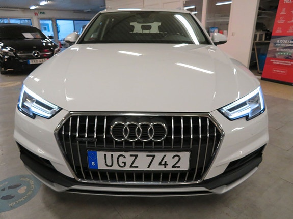Audi A4 allroad 2 of 5