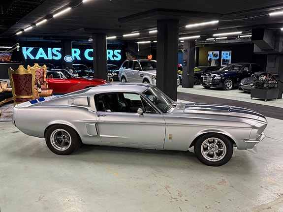 Ford Mustang 6 of 27