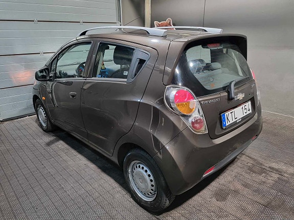 Chevrolet Spark 4 of 5