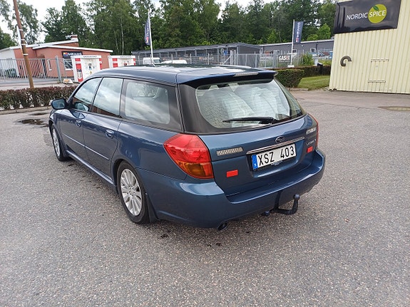 Subaru Legacy 4 of 5