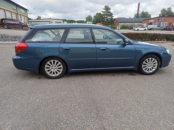 Subaru Legacy 9 of 23