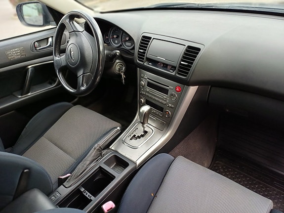 Subaru Legacy 6 of 23