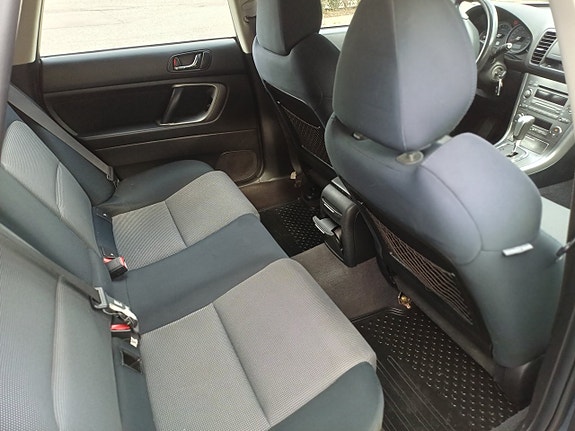 Subaru Legacy 11 of 23