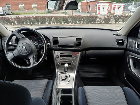 Subaru Legacy 5 of 5