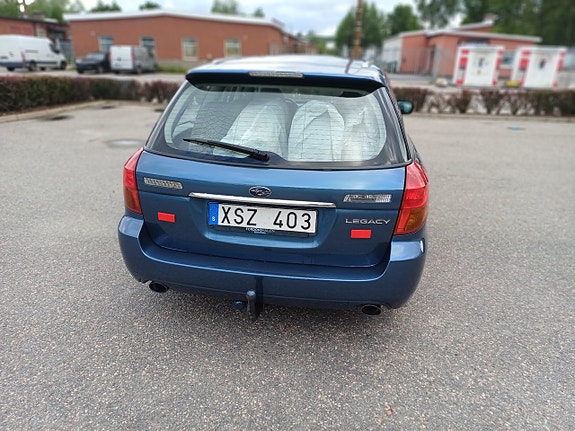 Subaru Legacy 13 of 23