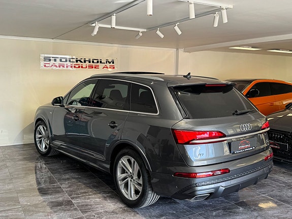 Audi Q7 8 of 21
