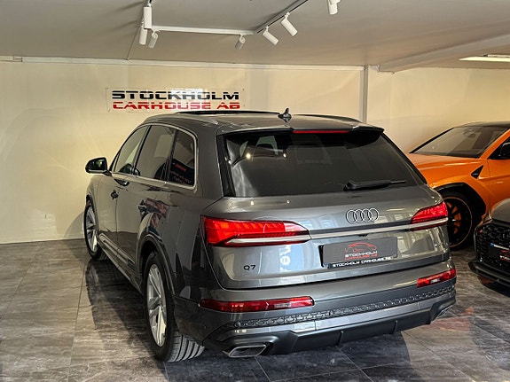 Audi Q7 9 of 21