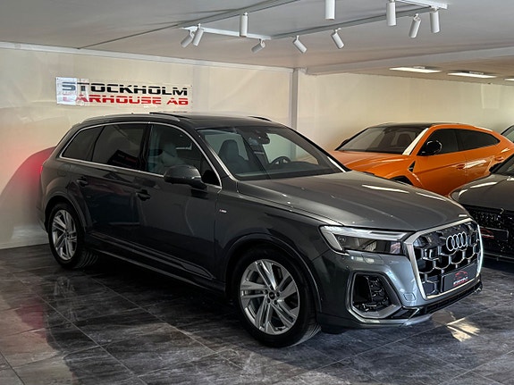 Audi Q7 3 of 5