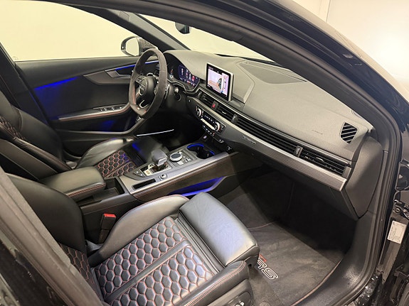 Audi RS4 12 of 25
