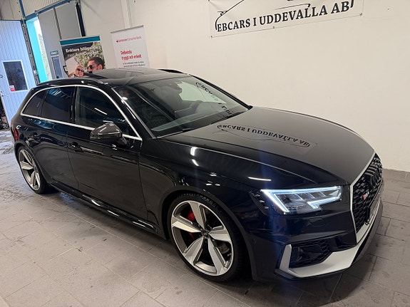 Audi RS4 3 of 5