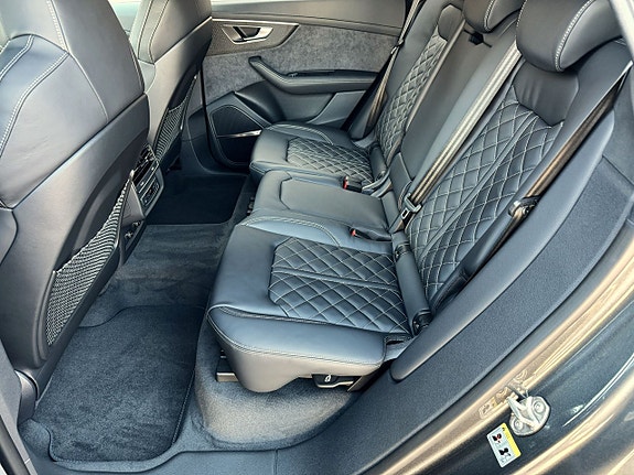 Audi Q8 5 of 6