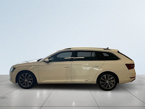 Skoda Superb 4 of 5