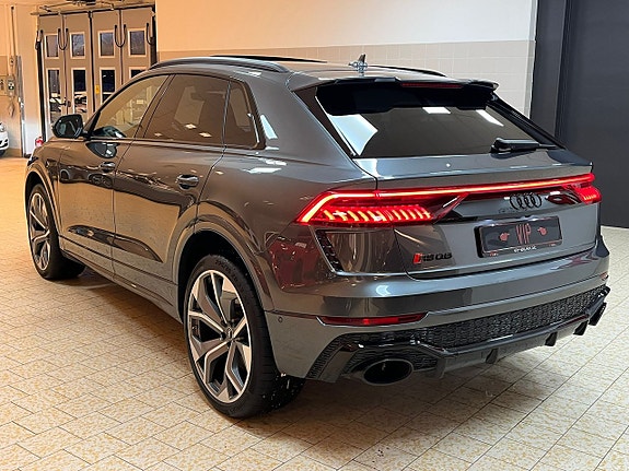 Audi RS Q8 4 of 5
