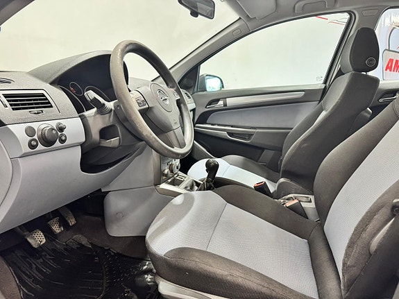 Opel Astra 13 of 16