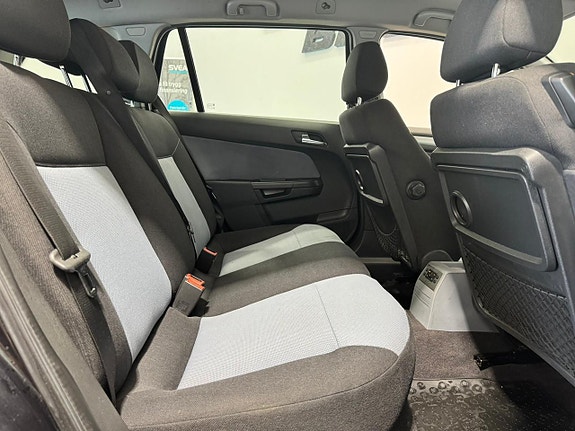 Opel Astra 15 of 16