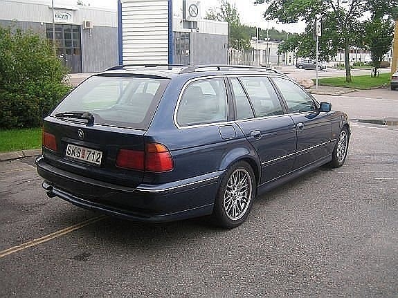 BMW 528 4 of 5