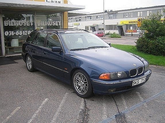 BMW 528 3 of 5