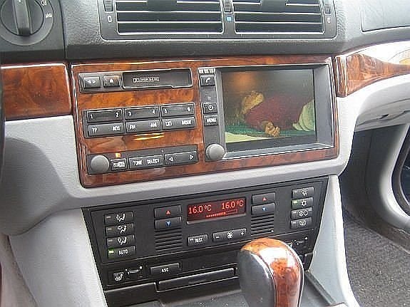 BMW 528 7 of 9