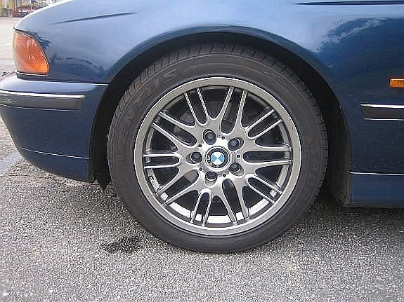 BMW 528 8 of 9