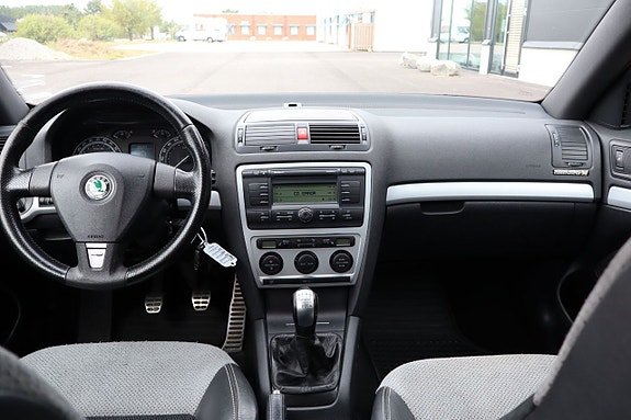 Skoda Octavia 12 of 16