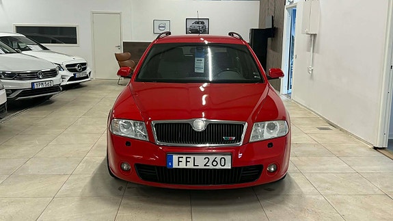 Skoda Octavia 2 of 5