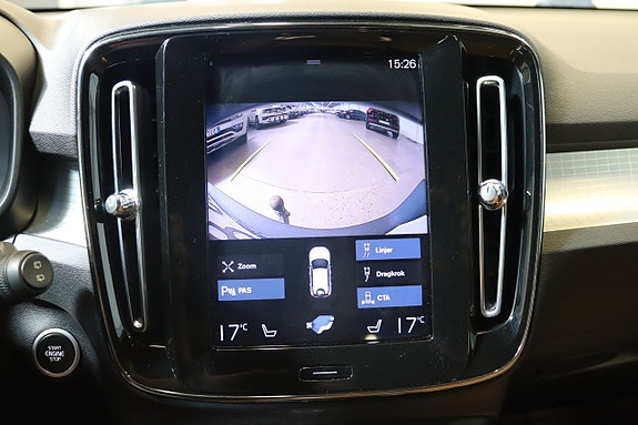Volvo XC40 13 of 16