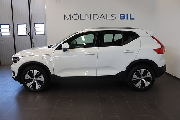 Volvo XC40 5 of 16