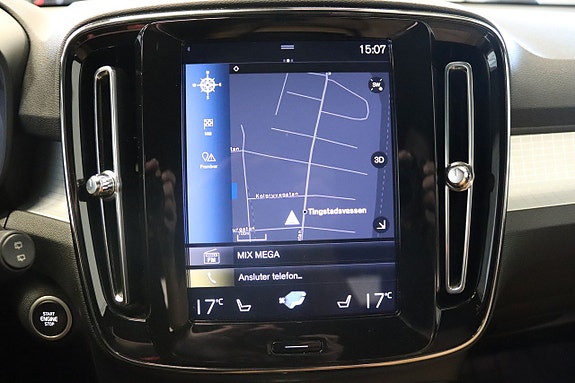 Volvo XC40 12 of 16