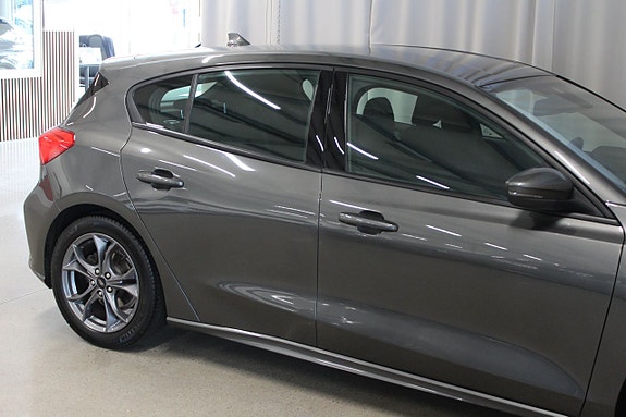 Ford Focus 13 of 26