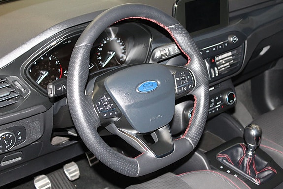 Ford Focus 19 of 26
