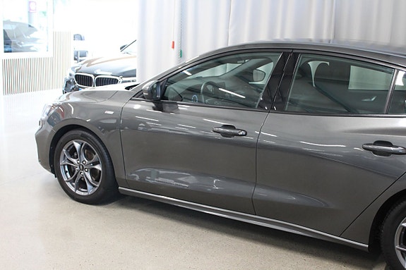 Ford Focus 10 of 26
