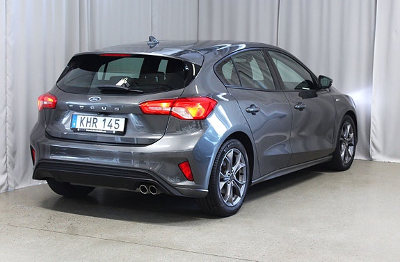 Ford Focus 2 of 5